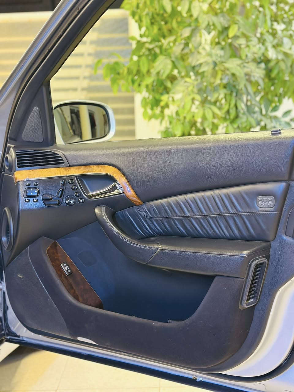 Mercedes-Benz S350  2002

-------------------------------------
#السعر : 118$ وبيه مجال بسيط
‏
#رقم الهاتف : ***********

#رقم السيارة : اربيل 

#مكان السيارة : واسط/العزيزية 
-------------------------------------
سلام عليكم 
للبيع  فقط مرسيدس غواصة موديل 2002 اصل حجم 350 باب طويل فول مواصفات سيارة محدثة 2005 رقم اربيل  مكفولة من الضربة 
تفاصيل👇🏻👇🏻
1_ بصمة⁩
2_محرك6V+كير مكفولات ⁦⚔️⁩
3_تبريد 3 قطع خلفي منفصل ❄️⁩
4_كروز سرعة🔒 
5_ سلايت ⚔️
7_ شاشة اندرويد   🖥
8_ مري قلاب مع البك 
9_دبل جام 
10_انارة ترحيب💡 خارجية وداخلية ⁦⚔️⁩
11_شاشة اعطال💬
12_داخل جلد اسود كهرباء ⁦⚔️⁩
13_لايت زنون دبل عدسة 
14_ مري شفط
15_  كشنات خلفية كهرباء
16_ ايرباكات سليمة 
17_ويل 19 تو سايز مايباخ ⚔️⁩
18_سستم صوت BOSS 
19_صدر امامي خلفي جديد ⁦🛠️⁩
20_حساس مطر💦
21_هزة وفحص جدد
22_كشنات هيترات🔥 
23_لايت اوتو   ⚔️
24_ وضعيات قيادة سبورت وعادي واوتو🔥
25_بردة خلفية كهرباء 
26_حساسات 
27_فتحة سقف 
28_جوبلس تخم جدد 
29_كاميرا خلفية 

 
-------------------------------------
