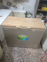 مجمده ١٢قدم نضافة ٨٠%تجميد فول سعره ١٥٠الف وبيه مجال مكاني بغداد الزعف...