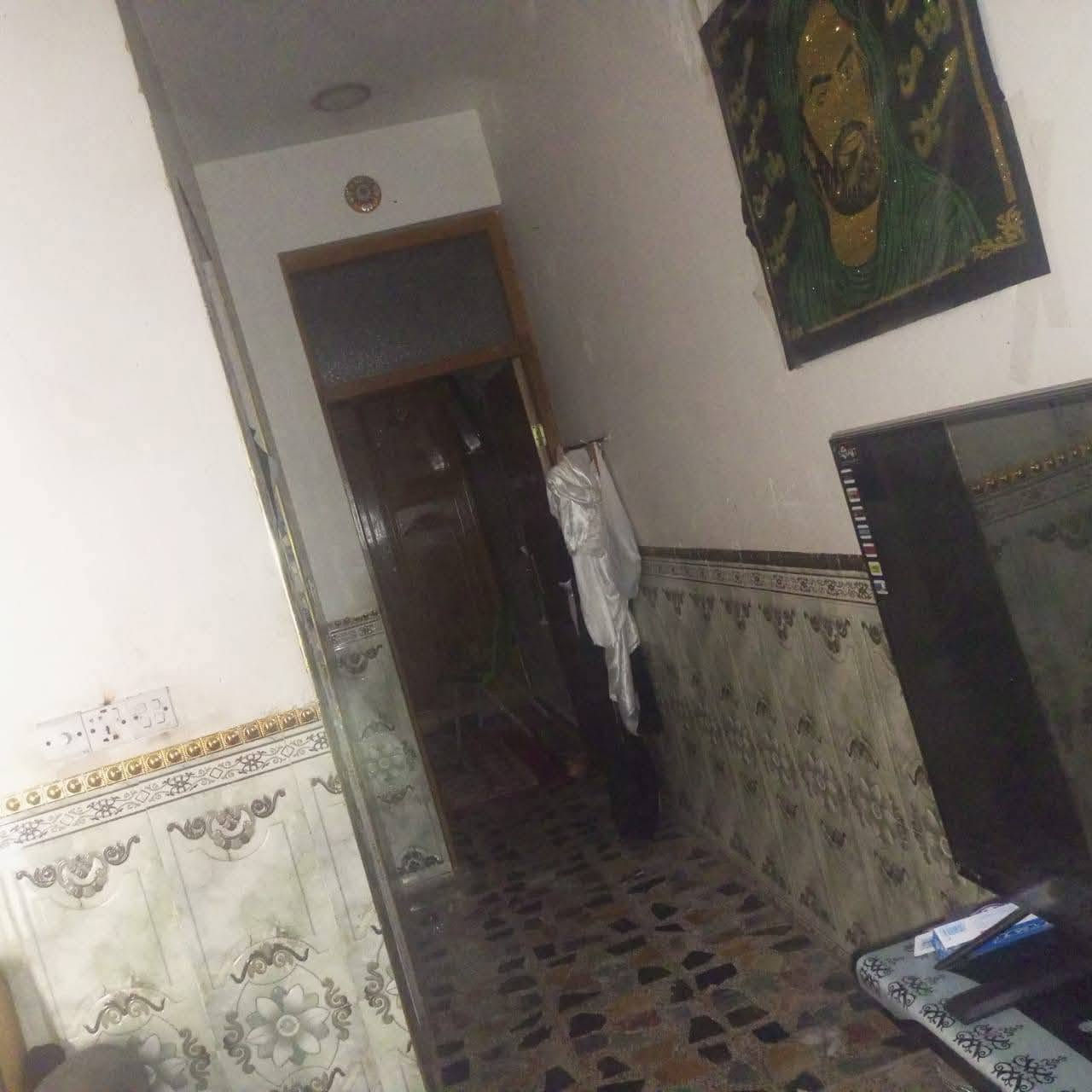 الدارللبيع 125م الرئاسه شارع عشرين قرب صيدليه ابن البيطار طابقين الرضي كامل والثاني بيه نقص ***********بيه واتساب ***********
