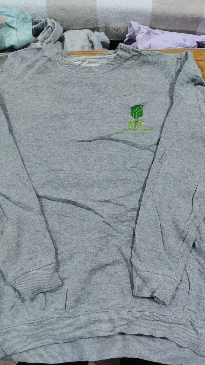 تيشيرت ولادي + بناتي
سويترات ولادي + بناتي 
قطع جميلة شي احلى من الثاني 
 بسعر 2000 دينار بس للقطعة 
العنوان واسط قضاء العزيزية يوجد توصيل داخل العزيزية 
***********
