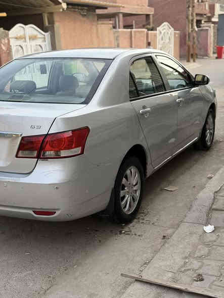 السلام عليكم BYD G32013 رصاصي 
مكفوله كفاله عامه من ضربه ومن صبغ ومن تبديل وجراد كفاله عامه سياره جديده ماشيه 87 حقيقي بسمي سياره على وضع الشركه صدر الشركه كير عادي كير عادي المرغوب بسمي بغداد رقم انكليزي سنويه جديده سياره ماناقصها شي الحمد الله
مكاني بغداد سعرها 60 وبيها مجال 

‭0776 609 5788‬
