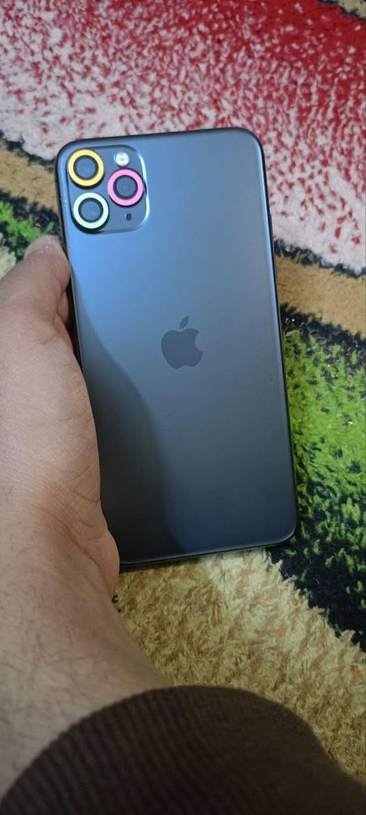 السلام عليكم 
أيفون 11برو ماكس 
ذاكره 512
بطاريه 74
بلادي وتر بروف برغي مامفتوح بي 
مكاني بغداد العبيدي 
***********
