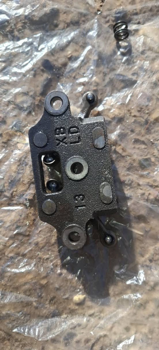 سلام عليكم محرك دايوان سونك موديل 22 للبيع  مفصخ كلشي مابيهن الفشك وغراض المحرك نضاف كلش نقصه بس النمره مال الثالث ايريده موجود مكان الخالص ***********
