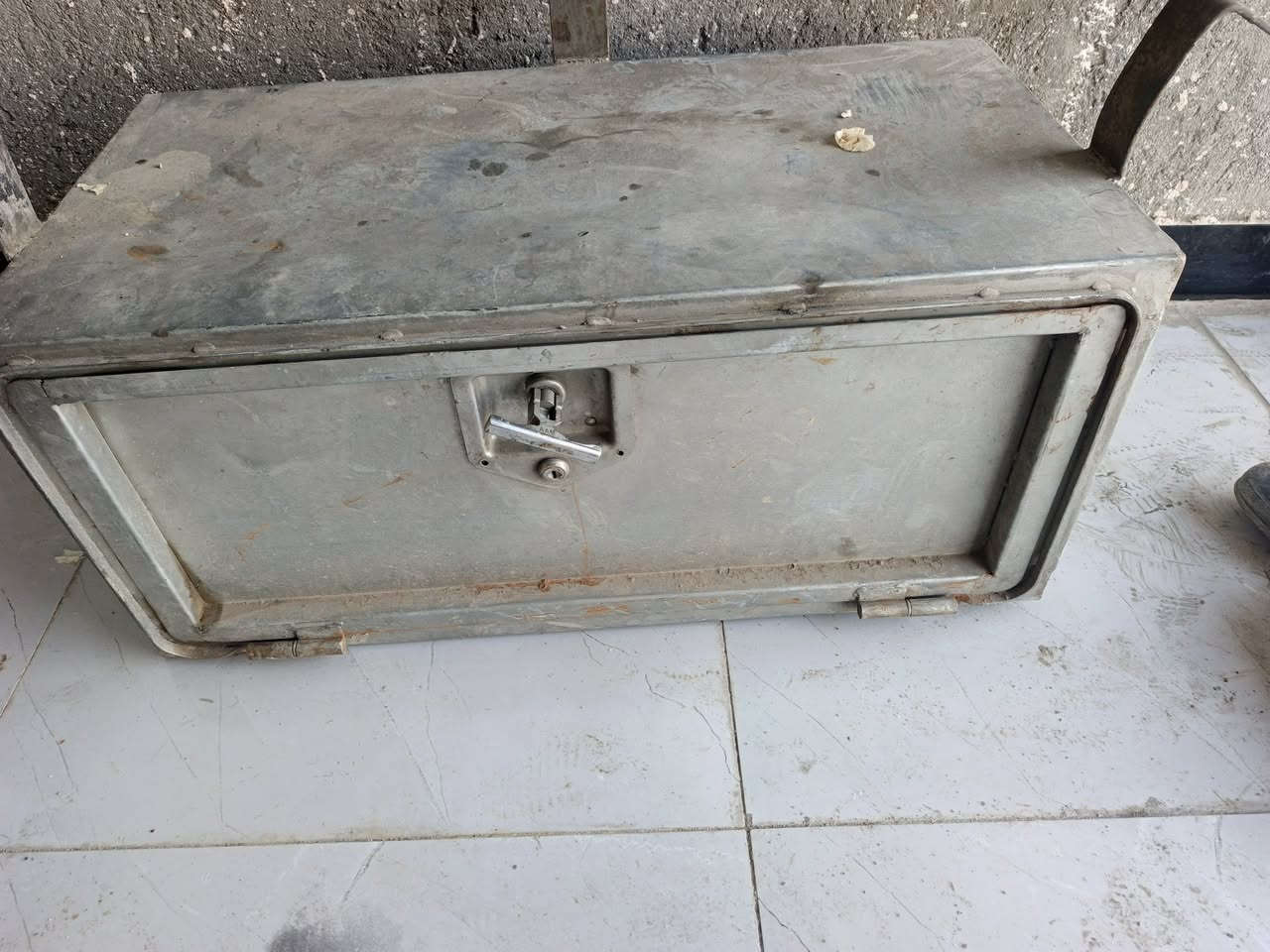 لبيع محجرات كناتر وصندوك وسبايدرات ***********
