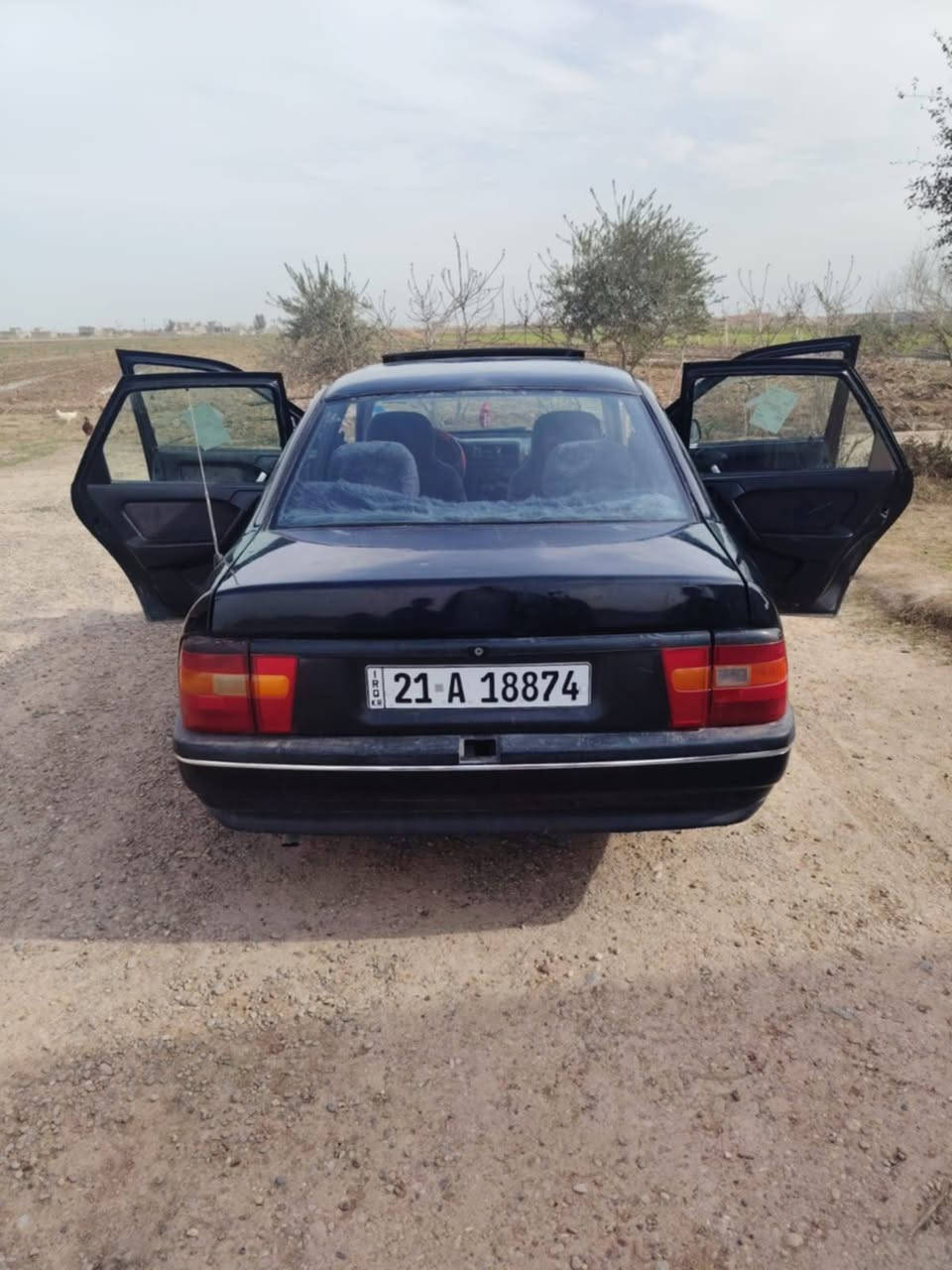 اوبل فكترا1992 كير عادي
رقم سليمانية سنوية جديد لحد2030 بسمي
محرك كير صني  كير عادي التبريد بيها بس يريد  تصليح 
بيها كوبون بانزين
سيارة صبغ عام للجمالية
السعر40ورقة وبيها مجال
مكان دوز خورماتو
*********** طوز, صلاح الدين
