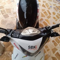 من رخصة الادمن  دراجه ماكس للبيع نضيفه جدا لونها اسود و ابيض كشن جلد ا...