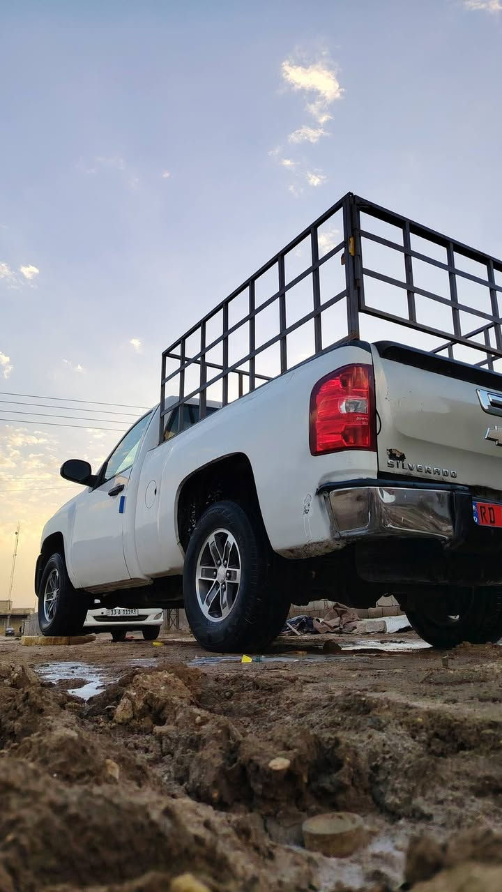 شوفر ليت بيكم للبيع
تبريد ثلج   تخم تاير   مكينه 5300 
لايز زنون  كهربائيات كامله. رقم انكليزي بغداد 
كامله معامله الرقم  مكاني الناصريه الشطره 
***********📞 واتساب موجود ✅
