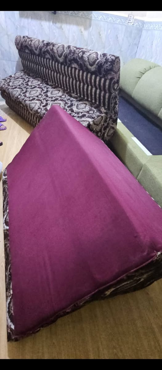 جلسه عربيه 10 مقاعد  نظافه 90 على 100 السعر 250 ***********
