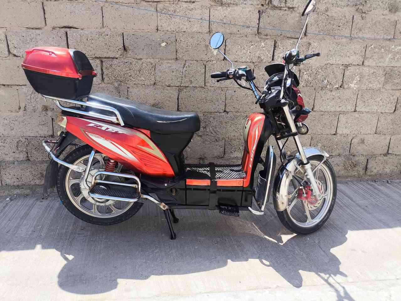 هارلي لبيع موديل 23
بطاريات يقرن عشره 
نضام سويج +بصمه تشغيل عن بعد
بصمتين وسويجين 
ماطور نظيف
كهربائيات كلها شغاله 
أي نقص مابيه نضافه فول 
واين متريد افحص 
دبل اشاره/نضام ار رجوع للخلف 
4سرع+مثبت سرعه
دبل اشاره /يمين يسار 
سعر 400 بيه مجال 
***********
+9647827587898
