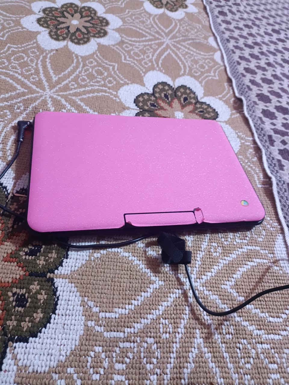 سلام عليكم لابتوب البيع ماعرف اسم البيع سعره 60وبي مجال اتصل ***********
