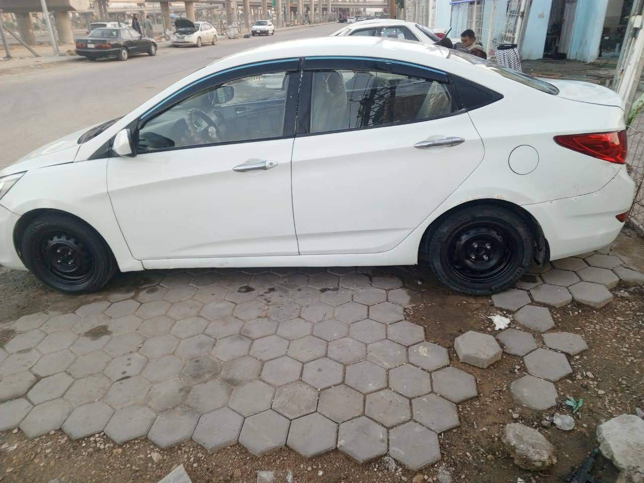 يالله السلام عليكم
اكسنت مديل 2012   محرك 1600سياره نضيفه مرتبه كامله سعر  65 
مكان النجف الاشرف قضاء المشخاب مامتواجد علفيس  فقط علرقم ***********
