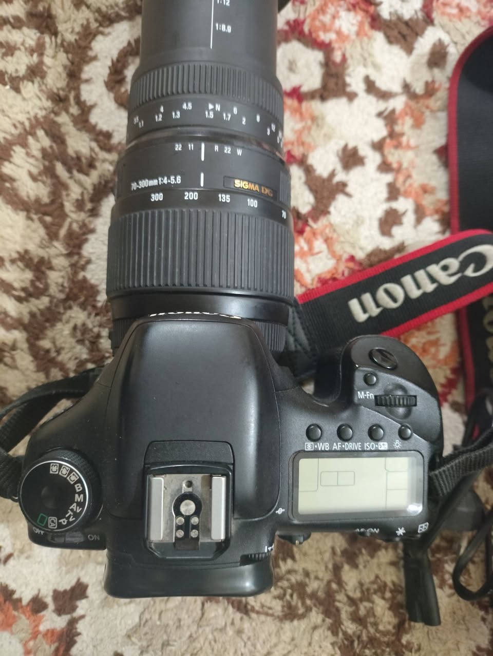 السلام عليكم اخوان كامره رياضيه زوم رياضي شاحنه واير تحويل صور كامل مكمله كامون النوع الاصلي فقط رياضيه مفوله السعر 800وبيها مجال للتواصل ***********واتساب
