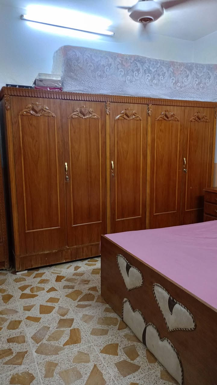 السلام عليكم عندي هاي الخشب عراقي ابيها كلش نضيف من داخل وخارج قنصور خمس ابواب بدون ملحق 
السعر 650وبي مجال ❤


**إذا كنت صاحب هذا الإعلان وتريد حذفه لأي سبب، رجاءا أرسل رسالة إلى الدعم الفني**