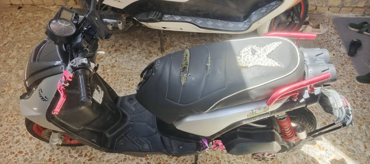 سلام عليكم دراجه سكنس جبلي رياضي امزود شوفت عينك دراجه نضيفه خير من الله الا تنقيص ولا تبخير مكينه بلاديه58ونص ما مفتوحه نكره بكل وقت عداد بلادي كوسو صالنصه بوري عدل الاصليه ام الختم كلجات و طلاعات و اقباقه مال كوور السعر مليون قفل رقم ***********
