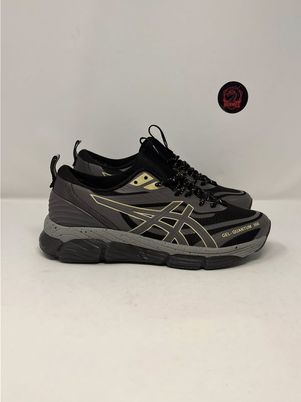 Asics gel 360 quantum
الحجم:40 (25سم)
الوصف: باله فيتنامي نظافة 💯، القطعه  بخاصية الجل  وخامه مخمل ضد الماء مريحه بالبس

السعر:   35 الف دينار عراقي.

🚚 يوجد توصيل لجميع المحافظات وجميع المناطق في العراق

ادخل انستا شوف القطع القويه المتوفره 
https://www.instagram.com/hermes.storex?igsh=MTQwdWQ4OTZ1YmxoMg%3D%3D&utm_source=qr


**إذا كنت صاحب هذا الإعلان وتريد حذفه لأي سبب، رجاءا أرسل رسالة إلى الدعم الفني**