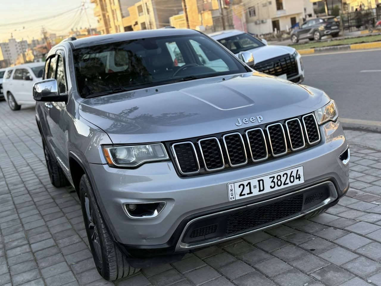 جيب كراند شيروكي لمتدد
رقم سليمانية باسمي شرط التحويل 
حادثهة ربع البنيد صبغ وجاملغ 
شاصي لغد ايرباك سليم 
موديل 2019 
ماشية 64 mi
مكينة 3.6 
سعرهة 195 ورقة 
مواصفات فول الفول عدى الفتحة 
خزن ميموري
مري قلاب عند الرجوع 
رادارت امامي خلفي جانبي 
كشنات كهرباء + جلد + تدفئة 
ستيرن تدفئة 
فورويل. موس تعدد وضعيات 
سبير مانازل علا وضع الشركة 
مري تعتيم 
اشاير بل مري 
بصمة + نضام ترحيب 
جنطة كهرباء 
فول للاخير 
مكاني بغداد البلديات 
***********
