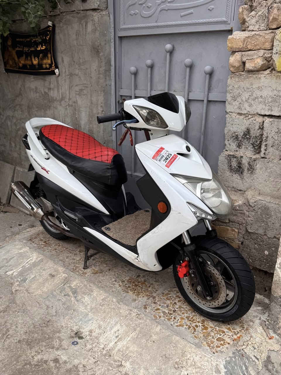 ‏السلام عليكم سكنس لد مكان الشعله سعر1200  وبيه مجال الرقم ***********
