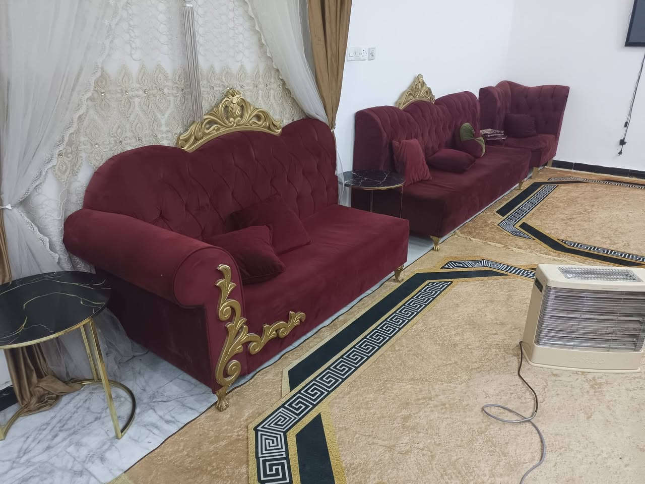 قنفات للبيع كويتي ملكي الصلي قنفات نضيفات نسبت نضافتهن 95%معا فرشات الديوان  السعر 750 وبيهن مجال قليل العنوان الحيانيه موسئ الكاظم رقم الواتساب ***********
