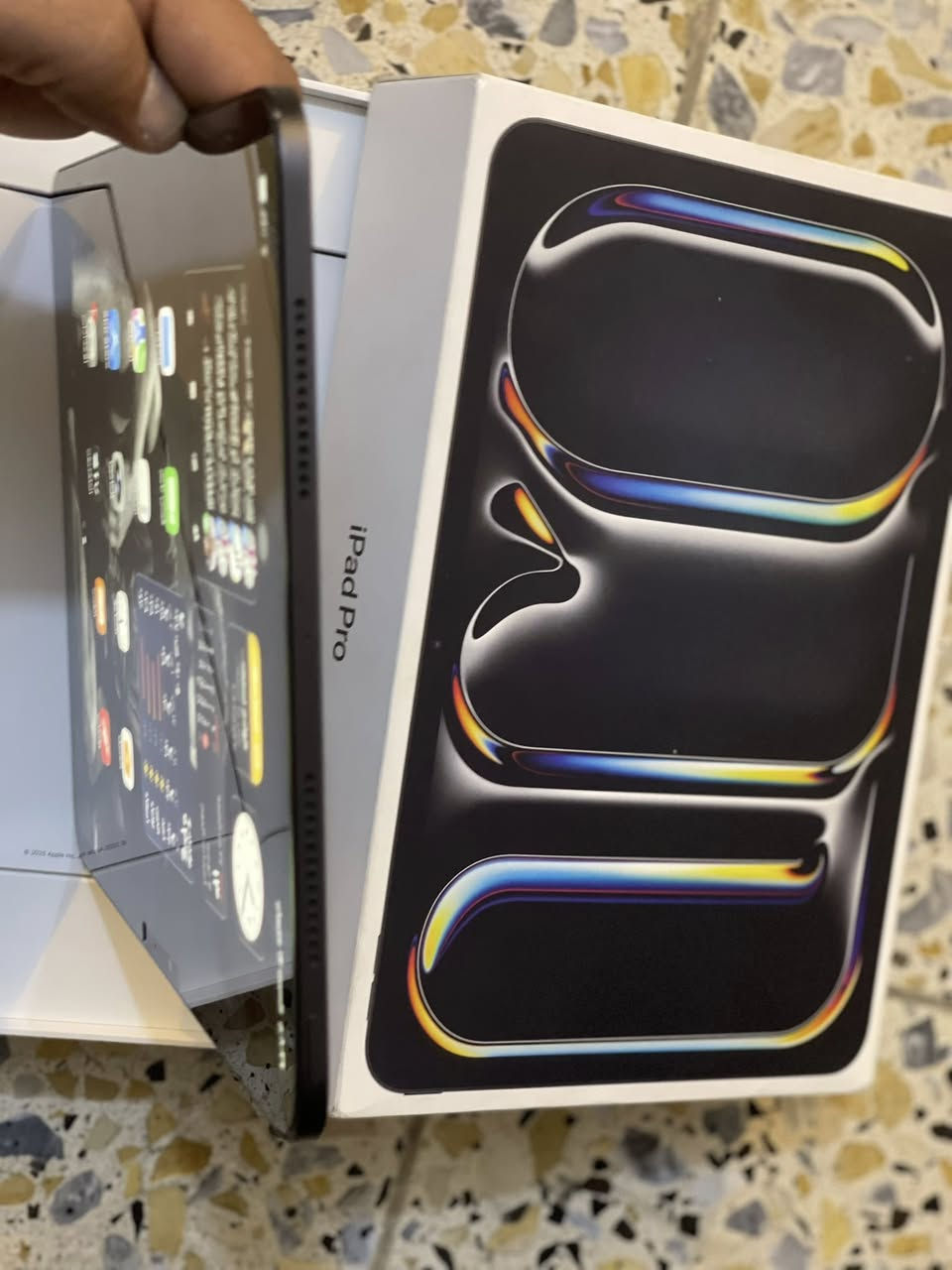 ⚡ iPad Pro 11 M5 شبه جديد (بطارية 100% + استخدام شهرين فقط) ⚡
� الجهاز نظيف جداً شبه جديد

🔹 استخدام خفيف لمدة شهرين فقط

🔹 البطارية 100% (صحة ممتازة)

🔹 عدد دورات الشحن: 67 فقط

🔹 ضمان لحد 4 / 2027

🔹 بدون أي خدوش أو مشاكل

🔹 الأداء سريع جداً ومناسب للدراسة، التصميم، المونتاج والألعاب

💾 السعة: 256GB

📦 مع الكارتونة

📍 الموقع: بغداد / الامين / نواب الضباط

 الجهاز 📱   “ما بيه أي تبديل أو صيانة”

💰 السعر: 1.250.000 بي مجال شي بسيط

***********
