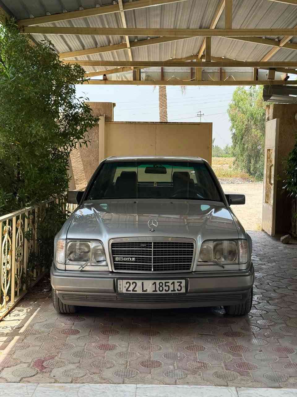 مرسيدس بيبي دب محرك خراطيم موديل 93 فضية اللون جاهزة من كل شي .
* محرك خراطيم وكير بحالة ممتازة .
* كهربائياتها كلها جاهزة من كل شي راديو اريل ويا السويج .
* تبريد شغال .
* تخم تايرات جديدة .
* بيبان سنتر لوك .
* غرفة جلد ودواخل صاج رئاسي
* سلايد روف شغالة طكتين
* لايتات زينون ثلجي اصلية
* ادامة كاملة للراديتر وكل زيوت المحرك والهايدروليك للبور والكير
* سيستم كامرات امامية وخلفية
* رقم اربيل انكليزي دولي
* باسمي وسنوية جديدة
* تعمل بالبانزين + منظومة غاز حكومية جديدة 80 لتر
* باتري جديد نوزلات فيتبمات كلها جديد
* قواعد طبلات معمرة .
* مكان السيارة ديالى _المقدادية
* وللاستفسار عن السعر يرجى التواصل مع الرقم
*********** 
( غير متواجد على الفيس )
