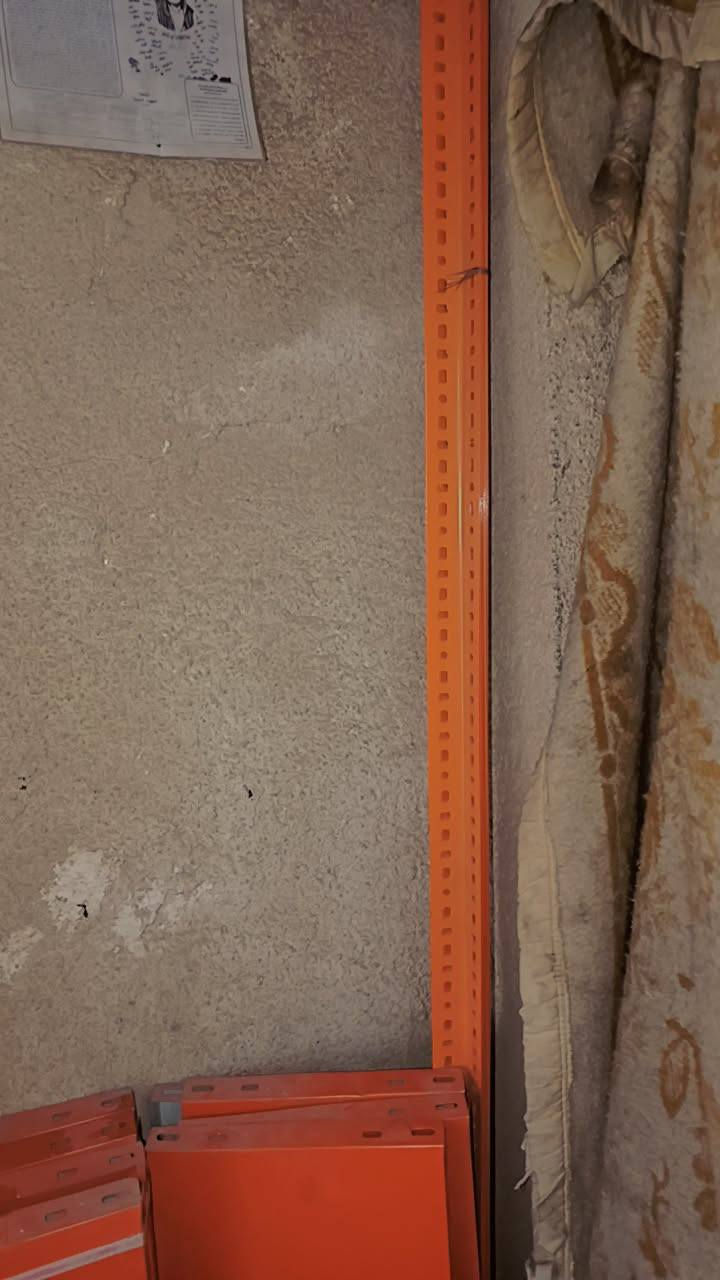 رفوف جدد للبيع 
***********
