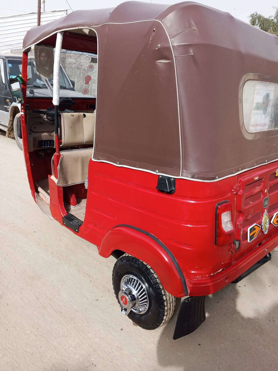 السلام عليكم تكتك موديل 18 شهر ال10 أوراق المصطفى تكتك معمره جديد مصبوغه عام محرك مجفت جديد تكتك نضيفه خير من الله مكاني مدحتيه للاتصال ***********
