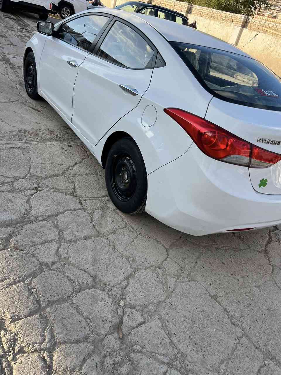 السلام عليكم الانترا موديل 2011 
كفاله عامه بدون صبغ رقم اربيل تحويل مباشر  
كير محرك مكفول سياره ماناقصها اي شي السياره شرط احلا من الصور   (***********  )مكاني سامراء السعر :: 107 وبيها مجال لطيبين
