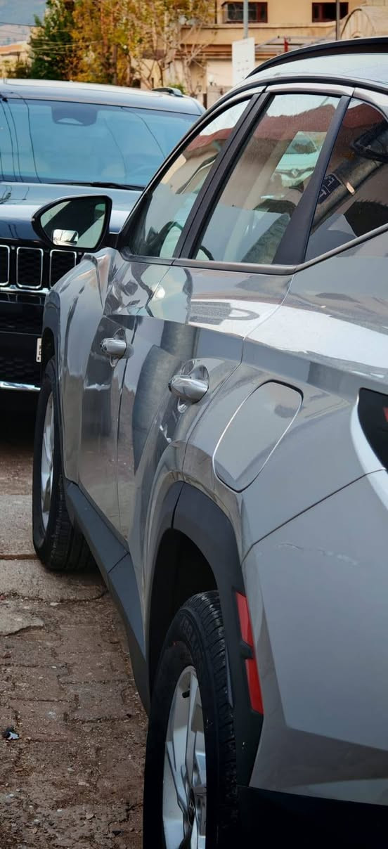 توكسان ٢٠٢٢ امريكي ماشية ٥٩ حقيقي السيارة نظيفة جدا
حادث باب السائق كما هو موضح بالصور
رقم بابل جديد وباسمي
بصمة أبواب وتشغيل عن بعد
كشن السائق كهرباء
كشنات الأمامية تدفئة
رادارات امامي وخلفي 
كامرة اصلية
تحديد والمحافظة على المسار
نقطة عمياء 
سايد بريك كهربائي 
دفع رباعي
مساعد نزول منحدارات
وبعد بيها مواصفات
السيارة جديدة ومال بيت
السعر المطلوب ١٩٣ وبيها مجال العنوان بابل اخوان الاتصال او واتساب اعتذر ما اجاوب على التعليقات
***********
