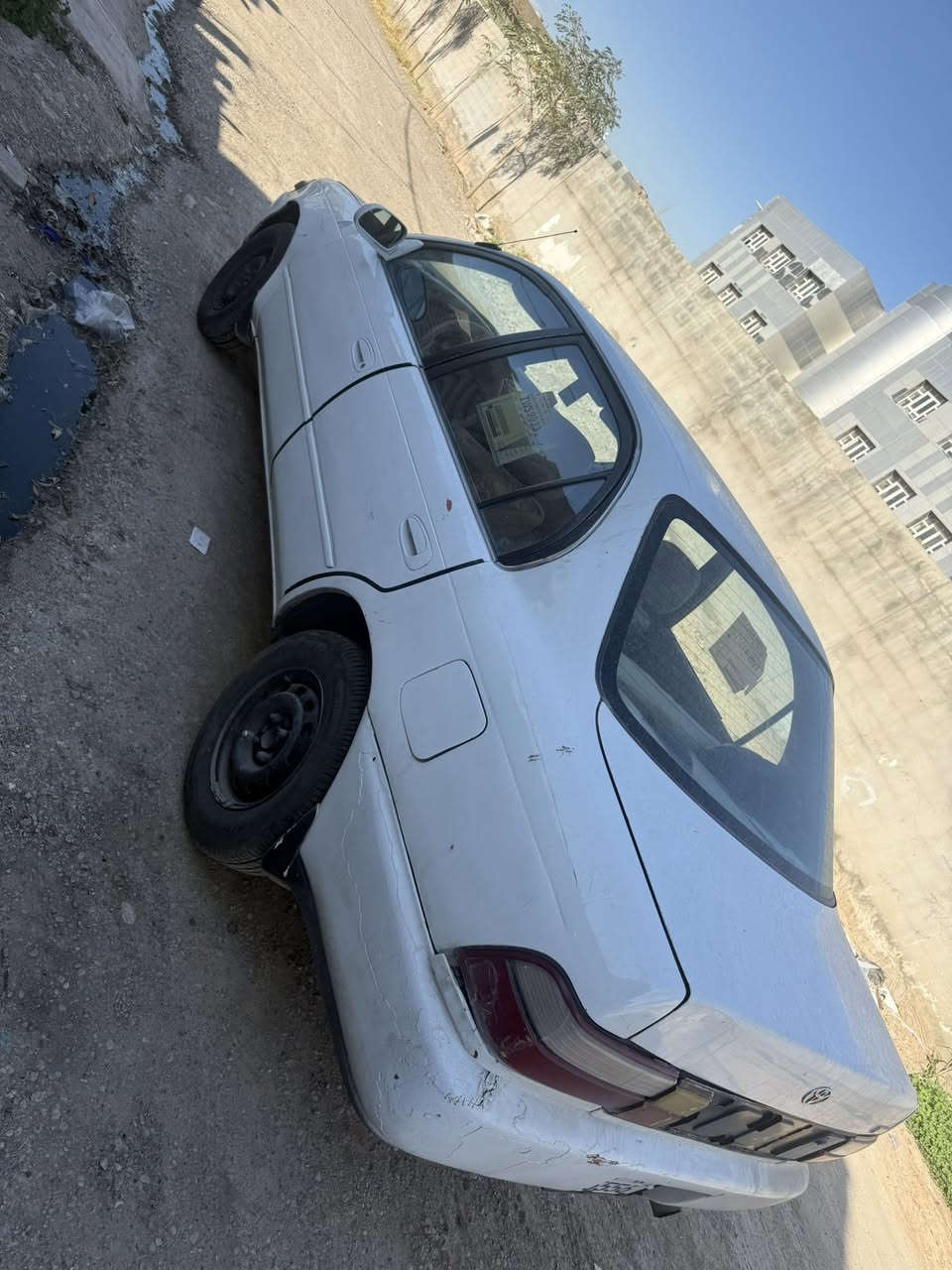 السلام عليكم ورحمة الله وبركاته
كورلا موديل ٩٦ بلادي مو محور للبيع 
السيارة مصبوغة حزام ابيعلك عام باسمي شرط التحويل رقم دولي 
كير ومحرك خير من الله موقع السيارة كركوك حي الواسطي 
وشوف العين يبري الذمة 
السعر ٥٣ ورقة وبي مجال بسيط حك الجية 
***********
***********
