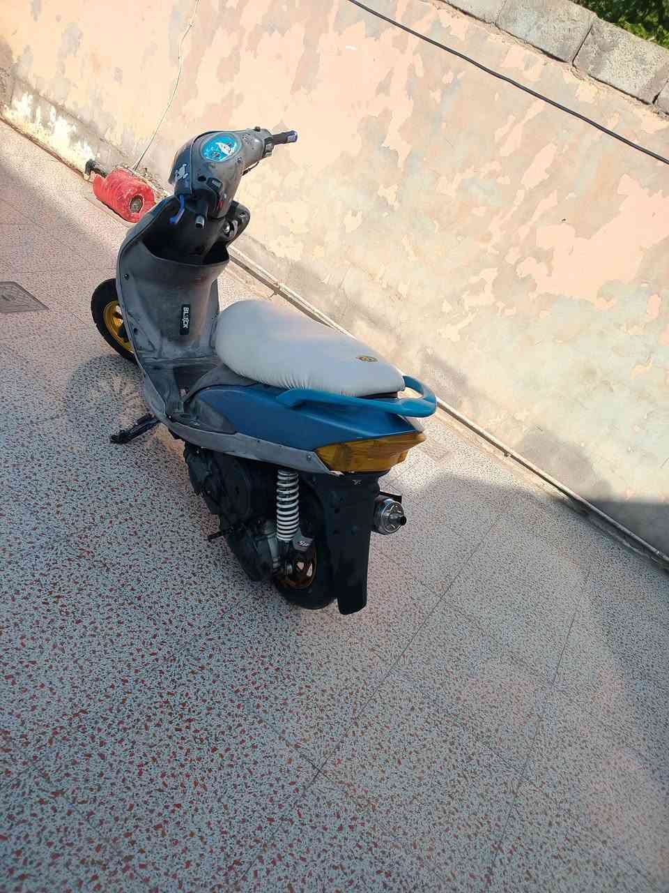 السلام عليكم دراجه ماكس منغولي لبيع دراجه خير من الله من مكينه من شلعه من معدل 
شغاله سلف هندر كامله كهربائيات شغاله 
مكينه ناعمه كفرات مختمه كلهن صالصنه رياضي 
مكاني ديالى بعقوبه 
السعر 325 قفل 
***********
