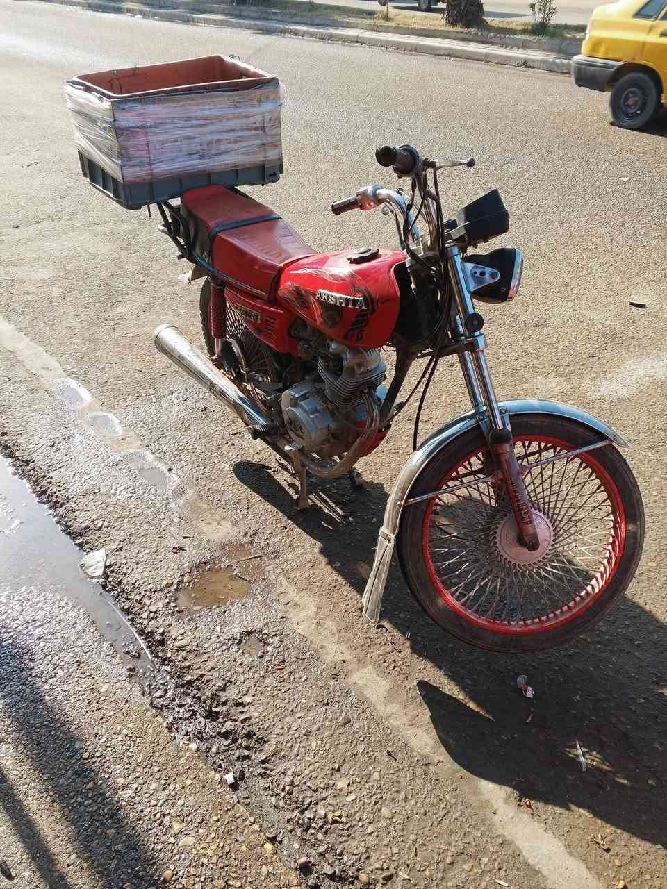 دراجه للبيع وصل فقط دراجه نضيفه بس مهموله من الغسل ***********
