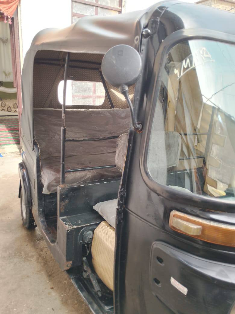 السلام عليكم تكتك 2018 للبيع السعىر 3ونص، وبيها مجال شراي يتصل ،***********بغداد ااكماليه
