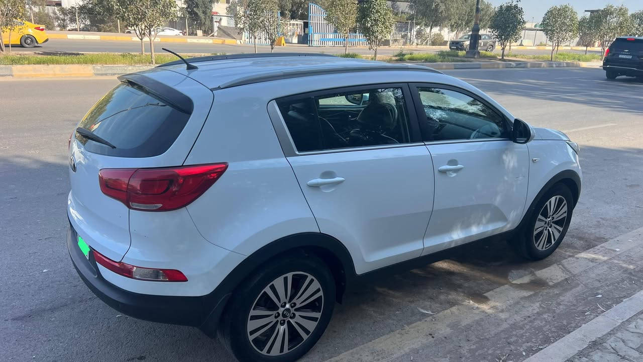 السلام عليكم كيا أسبورتج موديل 2016 للبيع فقط بدون مرواس سيارة مكفولة كفالة عامة عدا شخط بسيط بالدعامية الاماميه وشخط بالباب مأشر عليه كير محرك على وضع الشركة رقم بغداد أنكليزي سنوية نهاية سنة 28 السيارة ماشية 149 ألف السيارة من زيرو عدنا أستخدام شخصي /السعر 170 ورقة مكان السيارة ديالى بعقوبة للتواصل ***********
