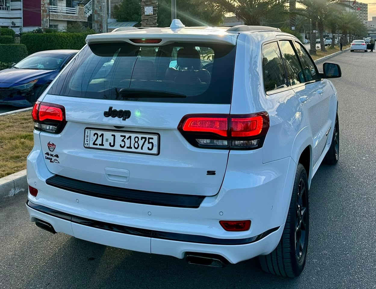 اخوان السلام عليكم. 
عندي جيب S. موديل 2021. مكفوله كفاله عامة 
السياره بأسمي 
ماشيه 40 الف ميل. 
معروفه مواصفات الSفول واحد على واحد 
ام الرادار الامامي. 
ولداخل الاحمر. 
السياره جاهزه للاخير. 
عارضها ب٣٥٥ وبيها مجال شي بسيط. 
مكان السياره بغداد معارض البياع. 
***********
