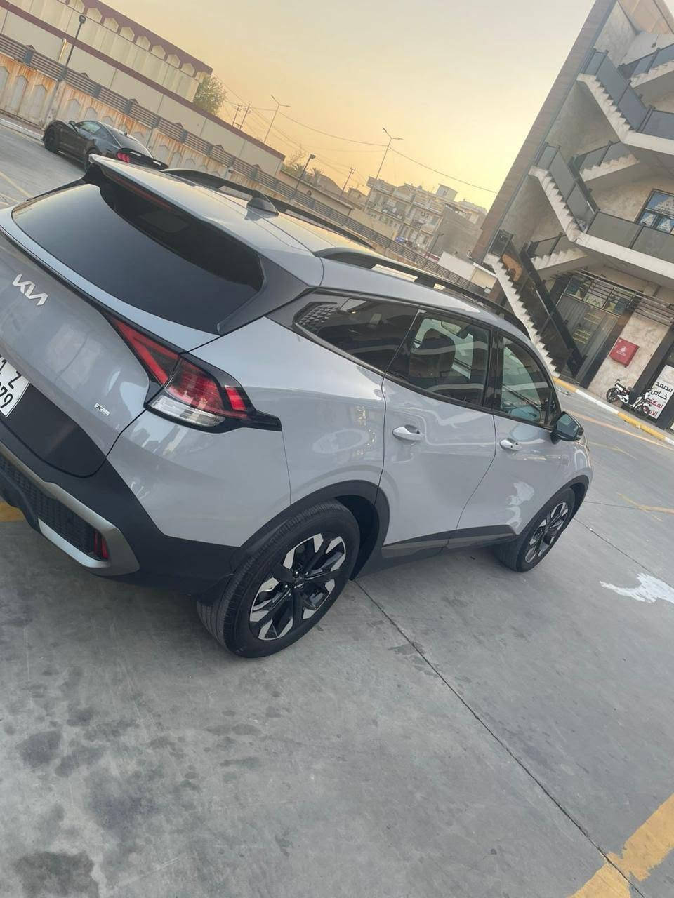 https://carcheck.by/auto/5XYK6CAF8PG126543 سبورتج XLine 23  امريكي
-لون سمنتي 
فئة Xline  الفول
مواصفات  :
بانوراما على طول السقف 
بصمة
كشنات جلد 
شاشة متصلة 
صندوق كهرباء 
شحن وايرليس ومنافذ شحن خلفية 
رادار امامي وجانبي 
حساسات 
كرسي سائق كهرباء والكراسي الامامية تدفئة 
هاند بريك دكمة 
ترحيب عند الاقتراب وبصمة دخول ذكي 
تشغيل عن بعد
3 انظمة قيادة
قطعتين تبريد 
فور ويل 4x4
قيادة ذاتية ( تحديد مسار وتحديد سرعة ) 
توقف ذاتي 
اشاير بالمري 
شاشة لمس متغيرة للتحكم بالميديا والتبريد 
تحكمات فول بالستيرن وبعد بيهة مواصفات 
الضرر : جاملغ امامي ايمن تعديل بارد  والبنيد مصبوغ نصه فقط 
يعني  قطعه وحده صبغ والباقي كله مكفول
 صور الحادث موجودة  وهذا رقم الشاصي 

‏5XYK6CAF8PG126543

سيارة ماشية حاليا 30 الف  كيلو متر  مرقم بغداد 
سعر 225$ وبيهة مجال بسيط
للاستفسار وتساب ***********
