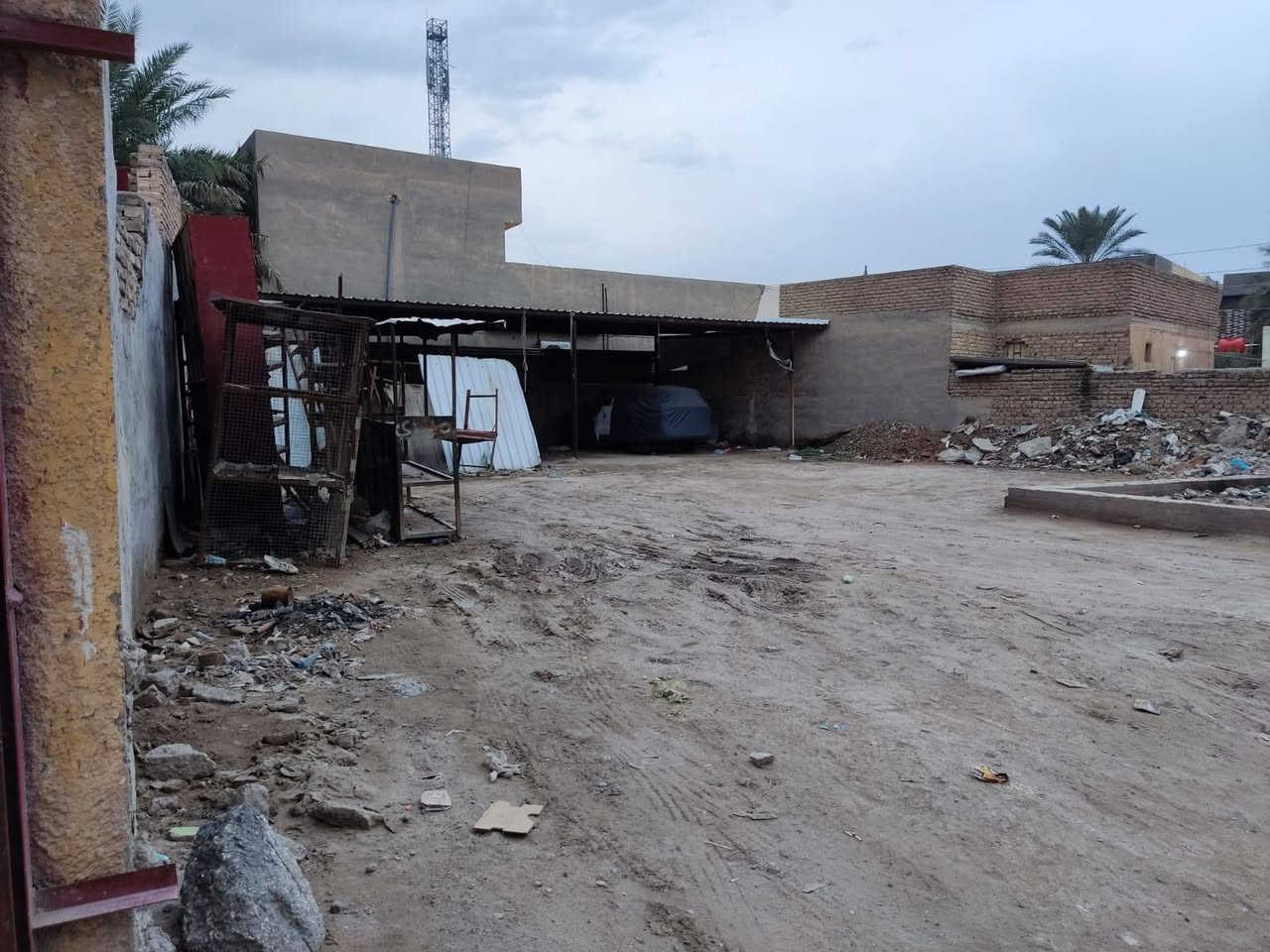 اللهم صل على محمد وآل محمد 
قطعة للبيع المساحه ٣٥٠متر 
طابو زراعي سند٢٥ خدمات مي وكهرباء وتبليط ومجاري العنوان حلة الطهمازية شارع العنون تبعد عن الشارع العام تقريبا ١٥٠متر 
***********
***********
ملاحظة / يوجد عدد من البيوت بانواع المساحات وعدد من القطع بانواع المساحات وقطع تجاريه وقطع قريبه جدا من مرقد العلوية شريفة ع واسعار مناسبه ويوجد قطع مساحات اكبر تريد الف متر او تريد دوانم اوبيوت وقطع طابو صرف
@إشارة
