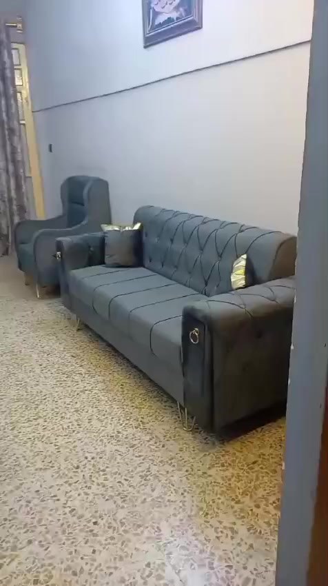 السلام عليكم 
الدار للبيع  المساحه ١١٠ منطقه الالف. خلف القاعه الذهبيه  قرب حسينيه الزهراء 
البيت متكون من ٣ غرف نوم  صاله.   مطبخ  ٢حمام   حولي كبير.   حولي صغير  هول  
السعر  على الخاص او اتصال 
 ***********
 ***********
