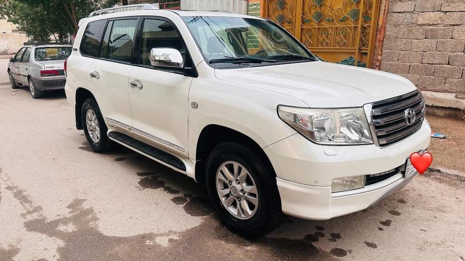 سلام عليكم 

لاندكروز ستينية اصلية 2011 

مكفولة كفالة عامة ملاحظات بسيطة بيها

لايت زنون 
بصمتين 
كشنات بقلاوة جلد كهرباء 
فتحة 
ستة اسلندر 
هواي بية مواصفات معروفة مواصفات لاندكروز الستيني 
سيارة كلش كلش حلوة ونظيفة سونارها موجود اي تبديل وصبغ مابيها 
السعر 37 
للتواصل***********
