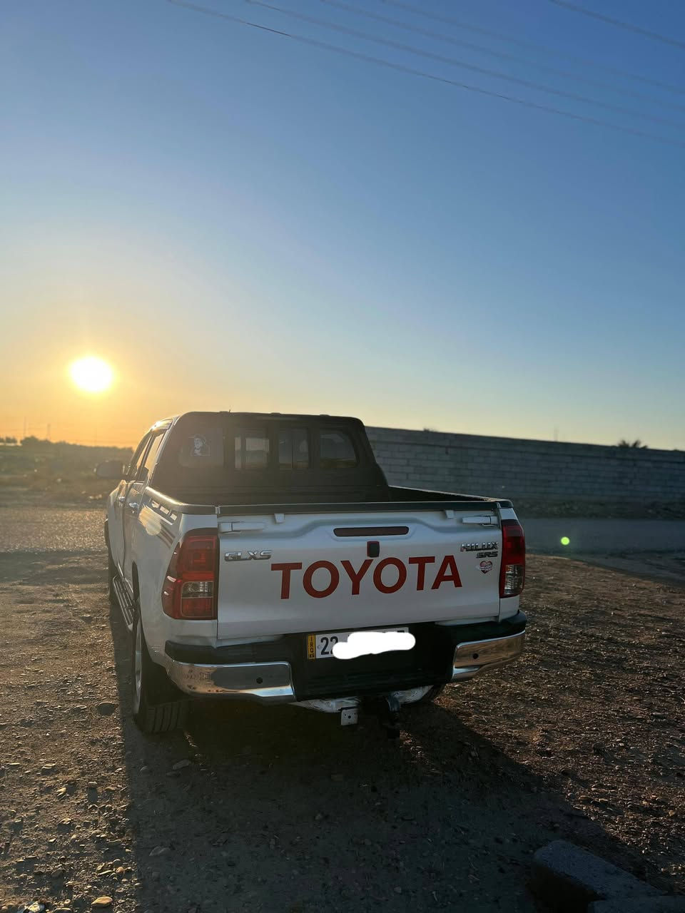 هايلوكس فور ويل موديل 2020 كاز
شركة ساز SAS
رقم اربيل الجديد 
 ماشيه 160
تبريد قطعتين 
إشاير بالمري 
كير اوتوماتيك 
داخل ماروني
تحكم ستيرن جهتين
مانع انزلاق 
نظام ايكو 
حساسات خلفيه
شاشه وكامرا خلفيه
بعد بيها مواصفات سيارة جديده واستخدام قليل  
سونار بالمنشور

السعر 255 وبيها مجال 
مكاني البصرة _ القرنة
الاتصال ***********
