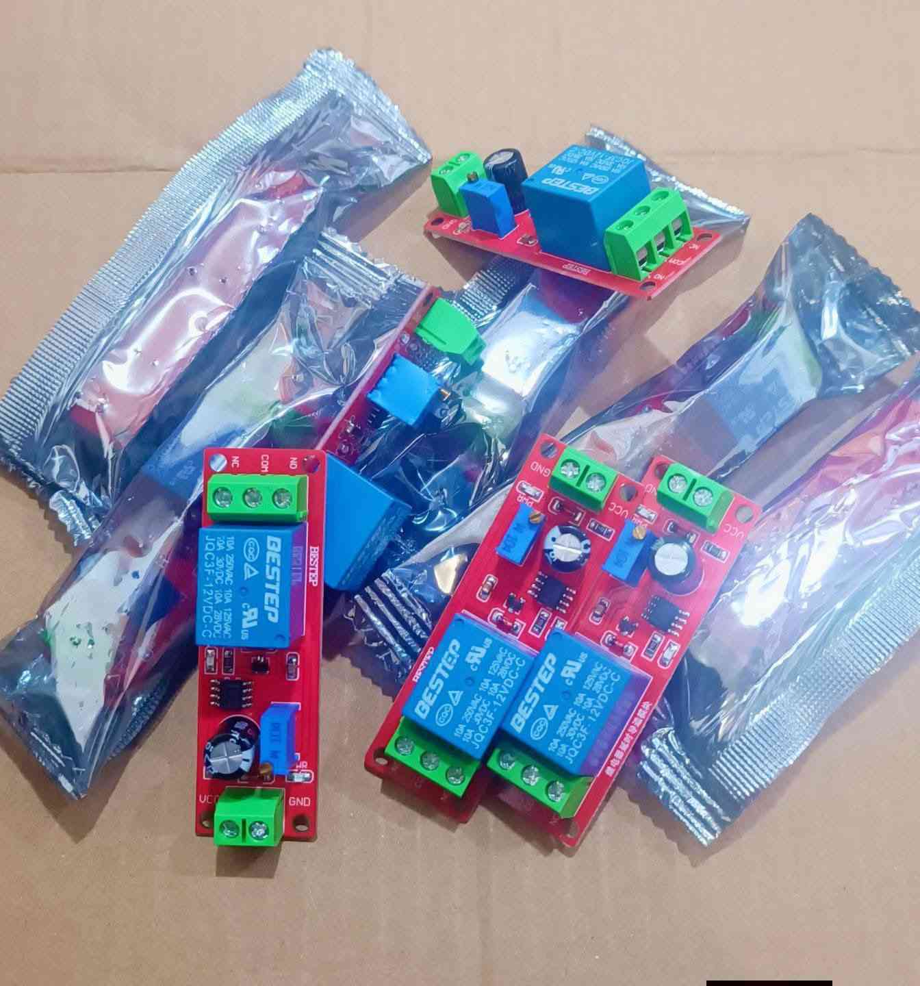 قطعة بهذا الشكل 
بحثت عنها طلع مؤقت زمني ١٢ فولت القطع تأتي مغلفة 
سعر القطعة بـ ٢٠٠٠  متوفر كمية 

توصيل متوفر ٥٠٠٠ لجميع محافظات العراق


**إذا كنت صاحب هذا الإعلان وتريد حذفه لأي سبب، رجاءا أرسل رسالة إلى الدعم الفني**