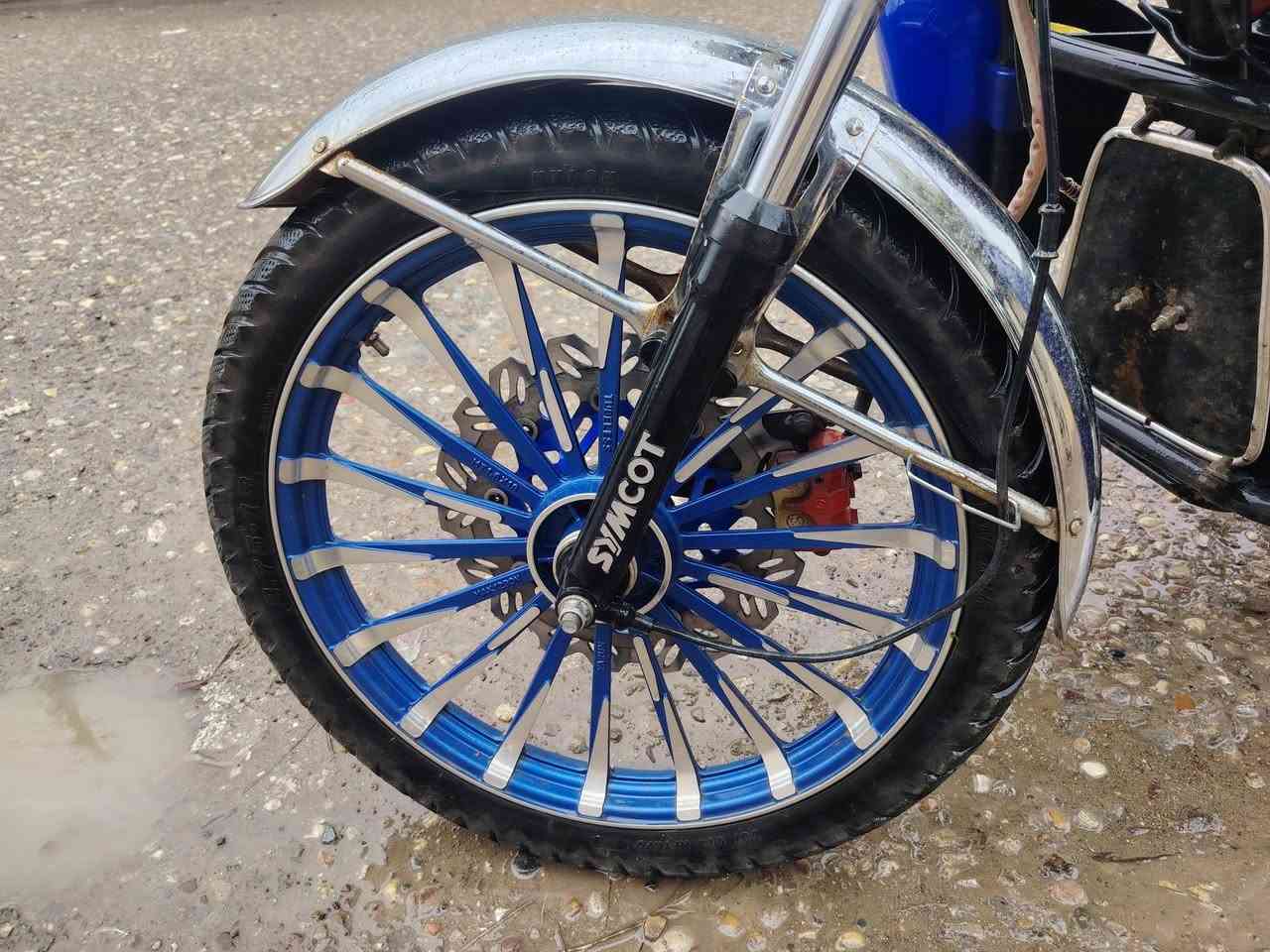 السلام عليكم اخوان موطور للبيع الموديل خمسه وعشرين الصلي مولمحدث محرك مامظروب صبانه اوراق منفيس السعر 750 وبيه مجال للطيبين رقم الهاتف ***********
