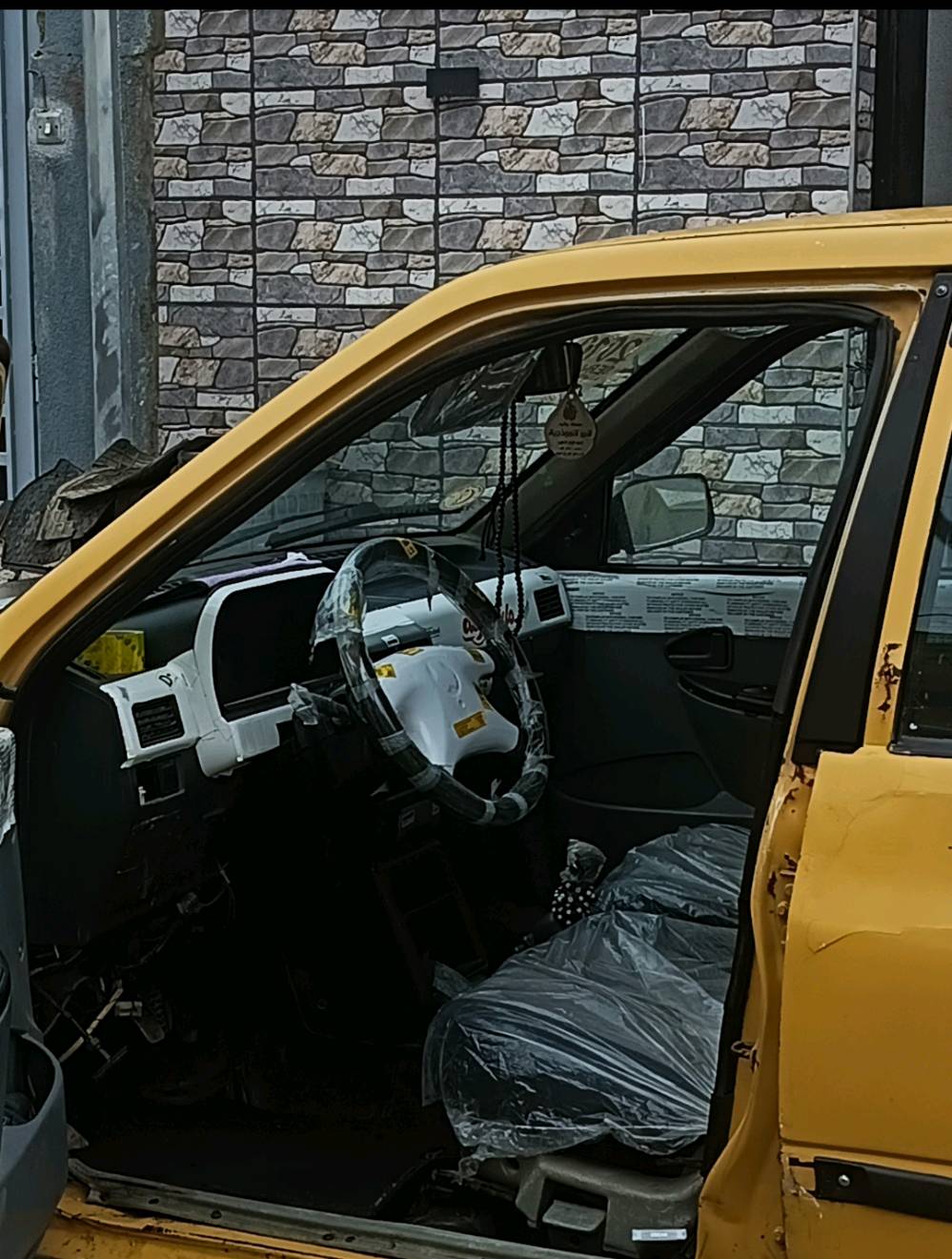 للبيع سايبا 131 موديل 2009 🚕

محرك كفالة جديد
السيارة تمشي يومي وما بيها حرارة ولا صرفية زيت
أوراق كاملة

المواصفات:

- كير يحتاج تبديل/تصليح
- التبريد يحتاج شغل
- شاصي ملحوم
- بيها عوج خفيف
- عليها هيئة 200 ألف
- تايرات جيدة
- داخلية مرتبة
- المسجل شغال بلوتوث وصوت فول 🔊

السعر: 13 ورقة قابل للنقاش 🔥
سعر مناسب جدًا وعرض نار للمحتاج 👌

الموقع: أربيل

للاستفسار:
***********

رقم آسيا:
***********

شراي تعال اخذها 🤝