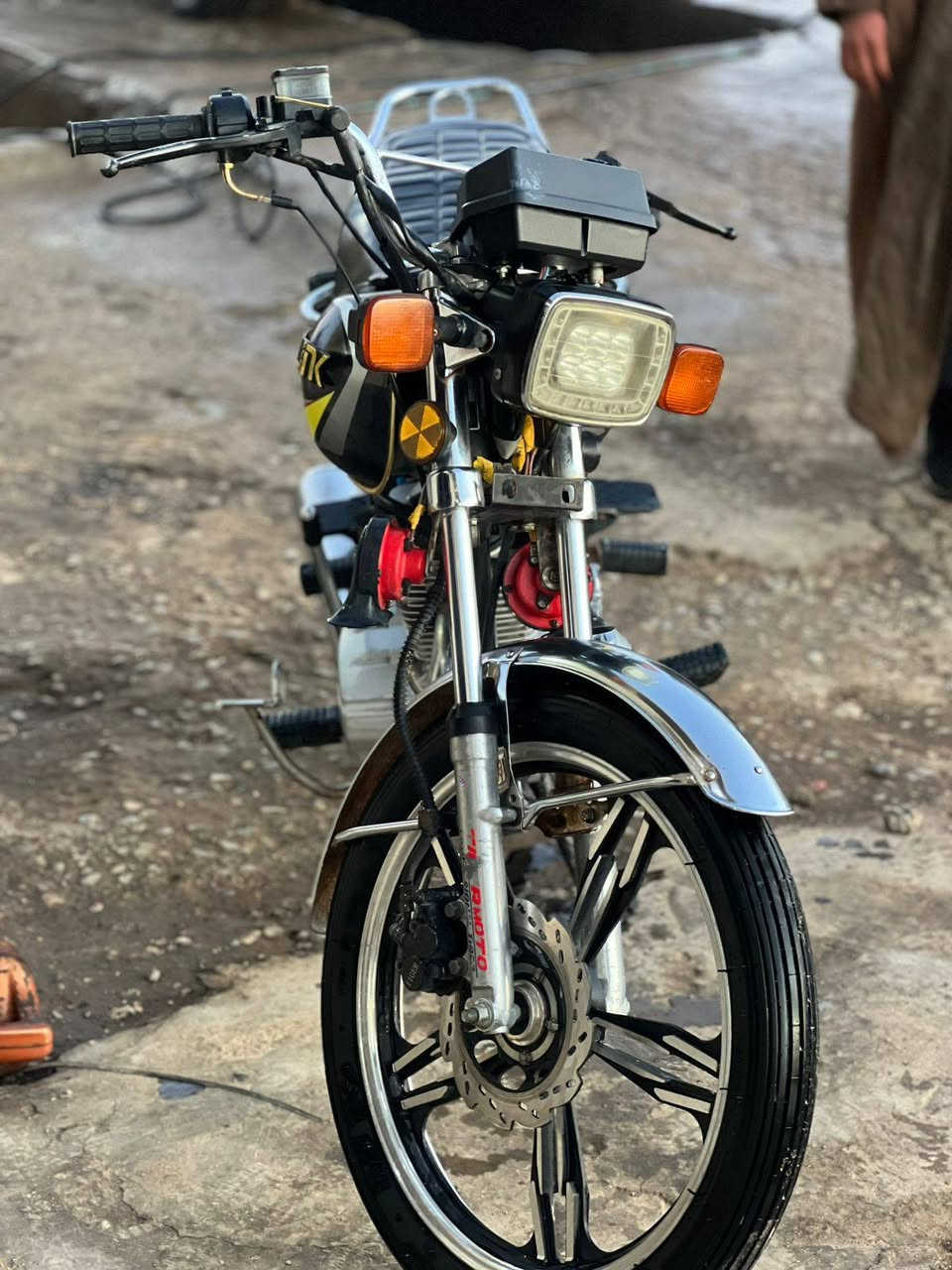 السلام عليكم
  للبيع تايكر سلف
موديل 2020 محدث 2025
محرك 150 شرط ما ممدودة علية صبانة
منفيس تشغل عن بعد السعر 650 
الاتصال على الرقم
( *********** )
