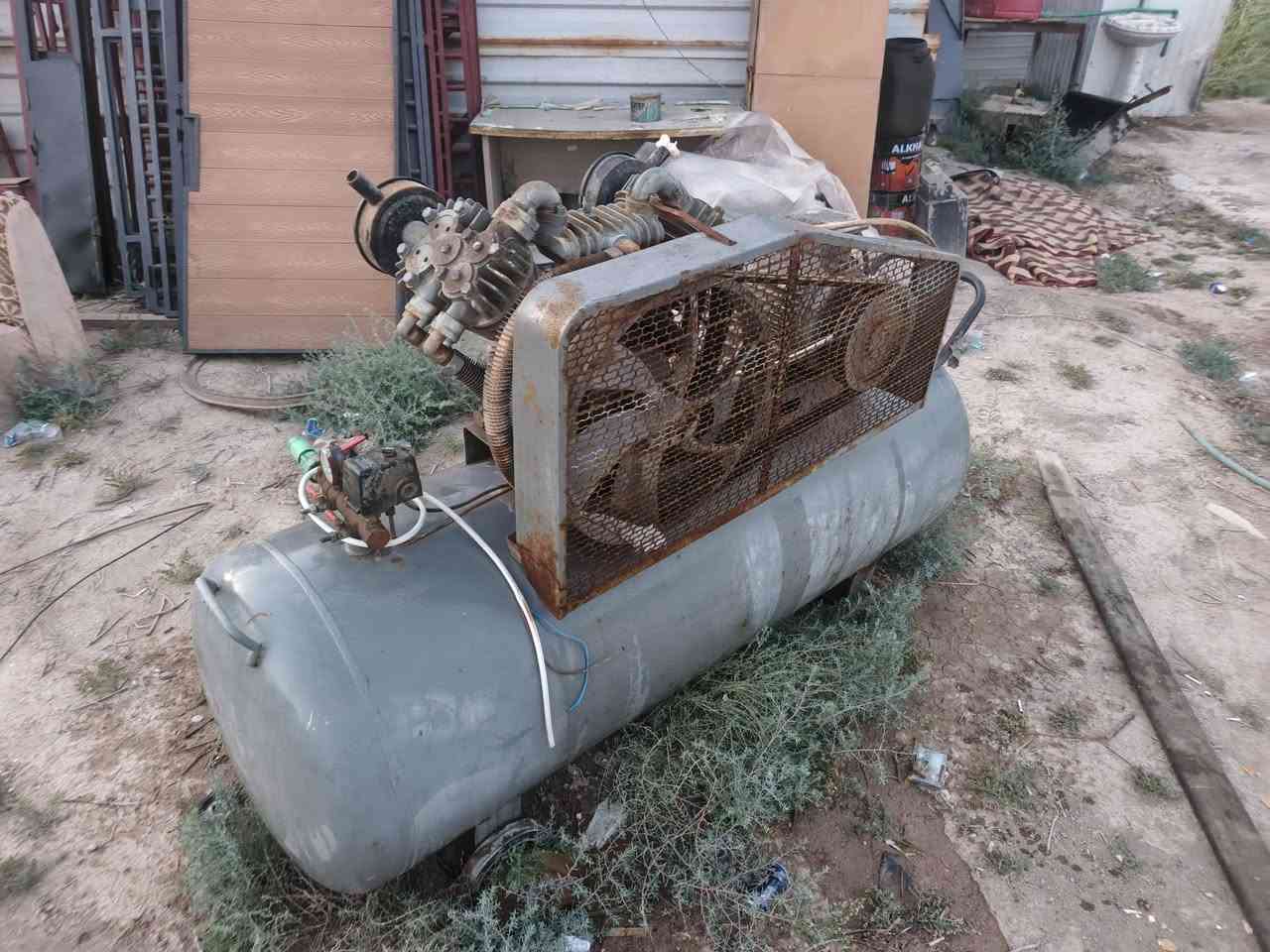 كمبريسر حجم 600لتر جديد ما مشتغل هوي الله شاهد السعر مليون ونص عنواني ابو الخصيب ***********
