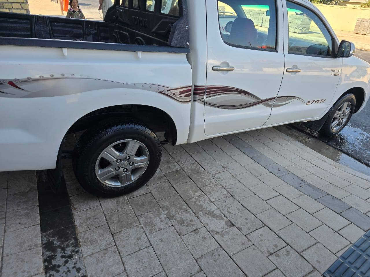 سلام عليكم للبيع هايلوكس للبيع موديل٢٠١٣ ***********
