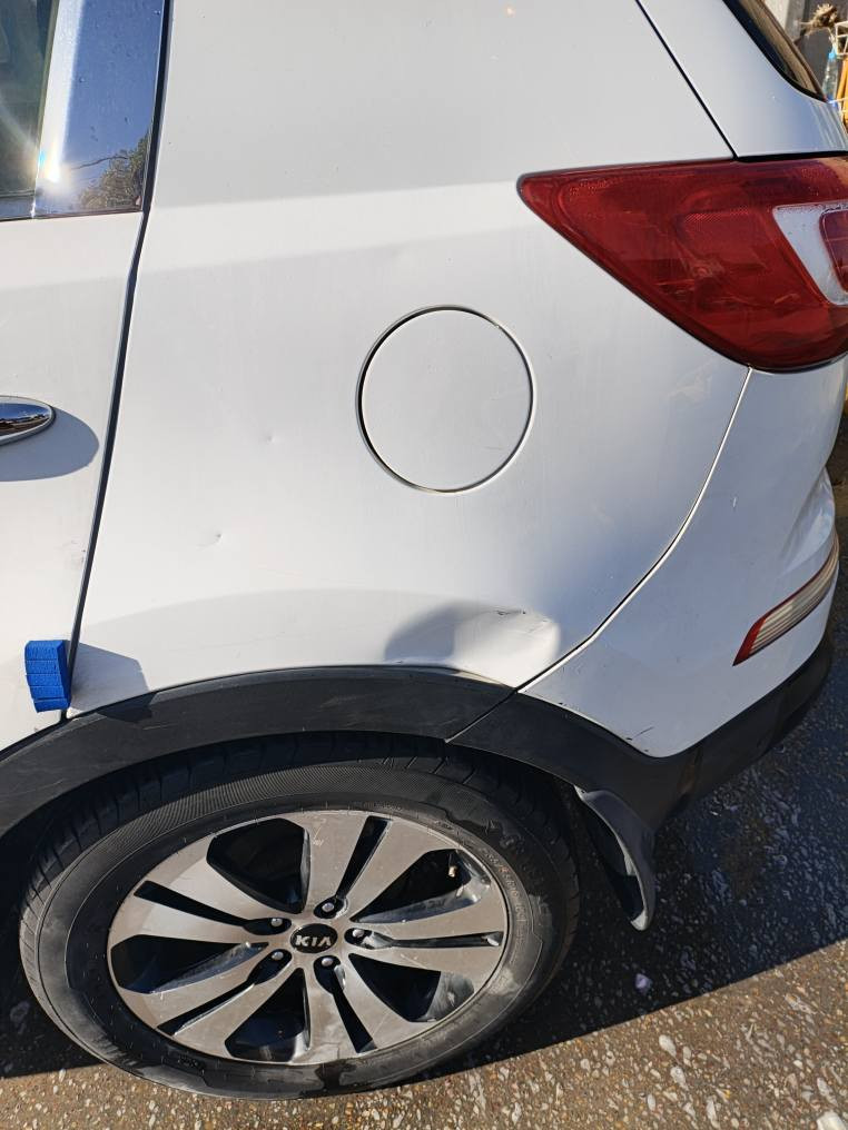 سلام وعليكم كيا سبورتج مديل 2012 فول موصفات بنو راما بصمه تحكمات السياره عوزها ملاحضات بصيطه ميكنه مجفته رقم نجف مكاني بغداد الحريه الثالثة سعرها 130 وبيها مجال رقم *********** بغداد, العراق
