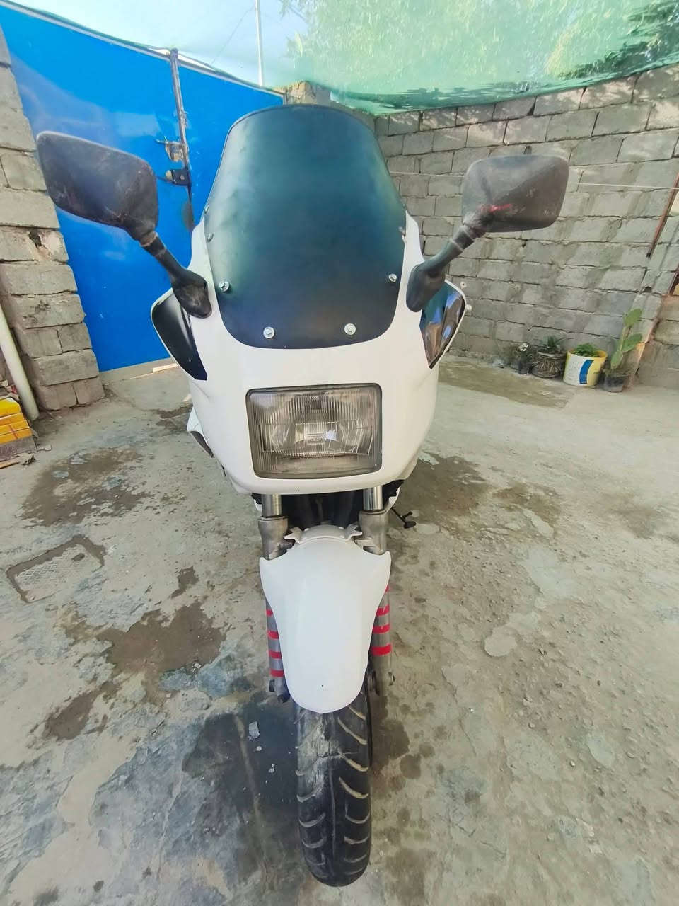 ياماها مروري حجم المكينه1200 للبيع  محرك شغال دراجة كهربائيات كله جاهزه محرك لاتنقيص لاتبخير السعر  1،250وبيه مجال لشراي مكانه حله قضاء القاسم ***********
