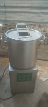 للبيع شغاله مداخله تصليح سعرها ٢٠٠ وبيها مجال مكان حي اور هات077464245...