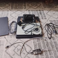 بلاي 4 • مهكر • ملحقات كاملة