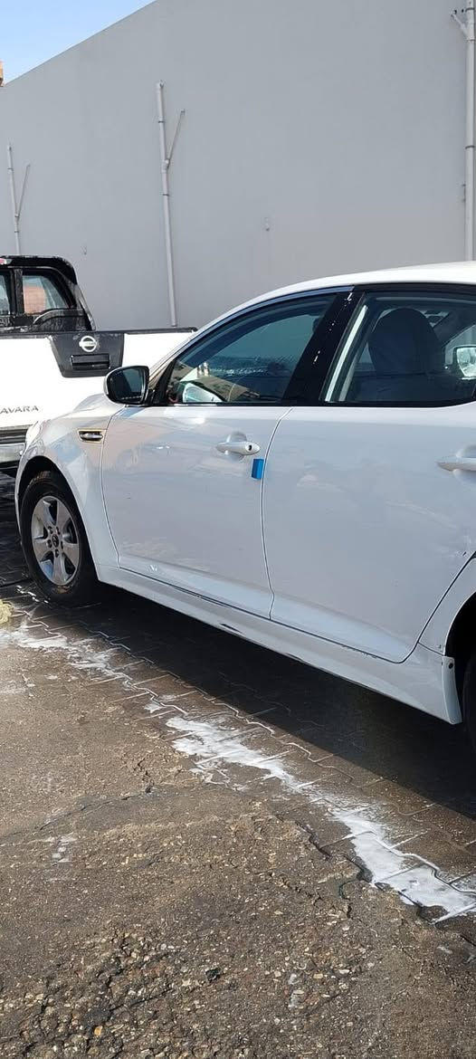 كي فايف 5 موديل 12
محرك ٢٠٠٠
سنويه ٢٩تنتهي  بسمي تحويل ثاني يوم 
تبريد شغال حداده جديده
تخم تايرات س
سيارة وارد كوري كوري ماينكفل من صبغ 
سياره بيها ضربه صغيره ترجع ع بارد
سياره جاهزه من كل نواحي شغل وطلع 
سعر 100 بيها مجال لشرايه 
مكاني بصره كرمه علي 
شراي يتصل   ***********
